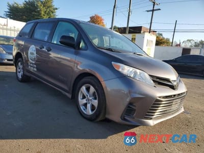 Czwarte zdjęcie samochodu z boku: 2020 TOYOTA SIENNA L 7-PASSENGER VIN:5TDZZ3DC4LS086059 - miniatura