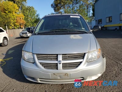 Piąte zdjęcie samochodu w środku: 2005 DODGE GRAND CARAVAN SE VIN:1D4GP24RX5B292320 - miniatura