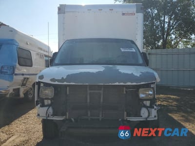 Piąte zdjęcie samochodu w środku: 2015 GMC SAVANA CUTAWAY G3500 VIN:1GD374CL5F1121529 - miniatura