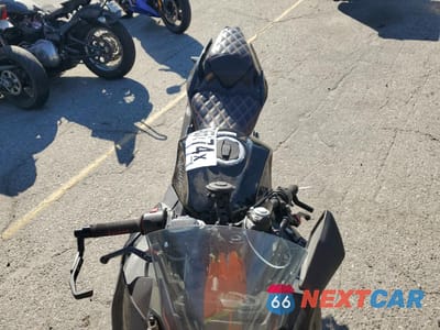 Piąte zdjęcie samochodu w środku: 2018 KAWASAKI EX400 VIN:JKAEXKH19JDA14321 - miniatura