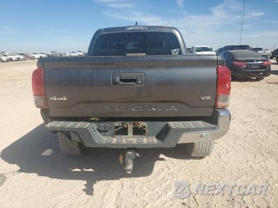 Zdjęcie 6 z 12 samochodu: 2018 TOYOTA TACOMA DOUBLE CAB VIN:3TMCZ5AN3JM129391 - miniatura