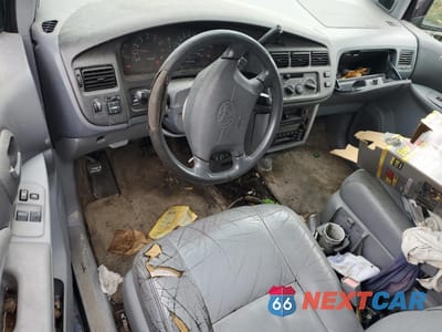 Zdjęcie 8 z 14 samochodu: 2000 TOYOTA SIENNA LE VIN:4T3ZF13C5YU236118 - miniatura