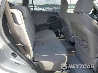 Zdjęcie 11 z 13 samochodu: 2006 TOYOTA RAV4 LIMITED VIN:JTMBD31V665044380 - miniatura