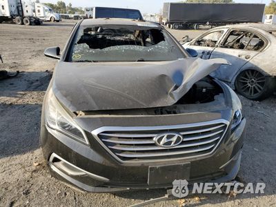 Piąte zdjęcie samochodu w środku: 2017 HYUNDAI SONATA SE VIN:5NPE24AF2HH568758 - miniatura