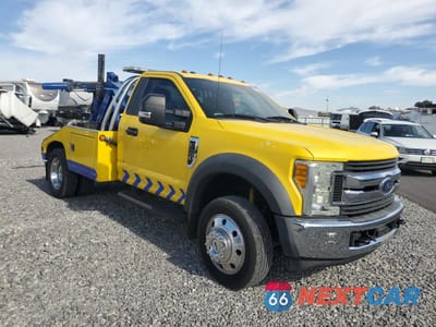 Czwarte zdjęcie samochodu z boku: 2017 FORD F450 SUPER DUTY VIN:1FDUF4GT2HEB42366 - miniatura