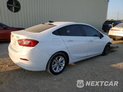 Trzecie zdjęcie samochodu z tyłu: 2017 CHEVROLET CRUZE LS VIN:1G1BC5SM1H7155083 - miniatura