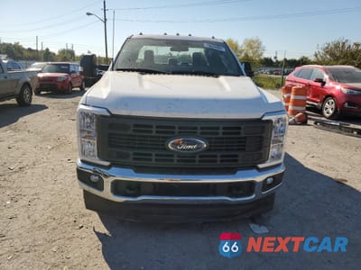 Piąte zdjęcie samochodu w środku: 2024 FORD F350 SUPER DUTY VIN:1FT8X3BT4REC50896 - miniatura
