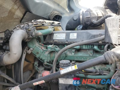 Zdjęcie 7 z 10 samochodu: 2019 VOLVO VN VNL VIN:4V4NC9EH7KN197176 - miniatura