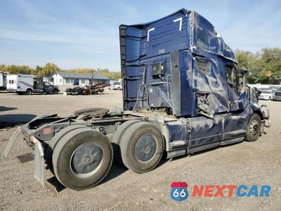 Czwarte zdjęcie samochodu z boku: 2024 VOLVO VN VNL VIN:4V4NC9EH4RN640426 - miniatura