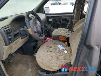 Zdjęcie 7 z 13 samochodu: 2000 CHEVROLET VENTURE VIN:1GNDX03E0YD350065 - miniatura