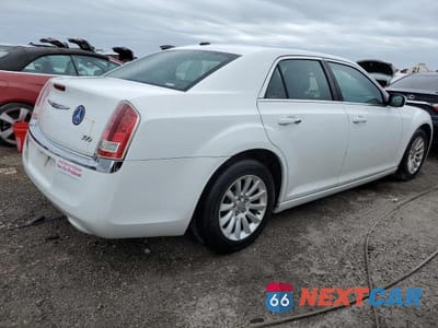 Trzecie zdjęcie samochodu z tyłu: 2014 CHRYSLER 300 VIN:2C3CCAAG8EH252690 - miniatura