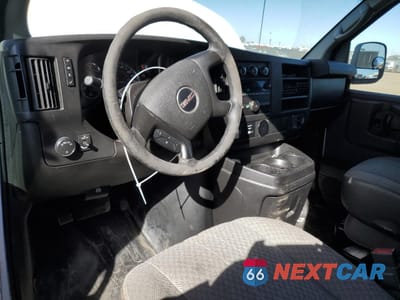 Zdjęcie 8 z 13 samochodu: 2015 GMC SAVANA G2500 VIN:1GTW7FCF8F1907011 - miniatura