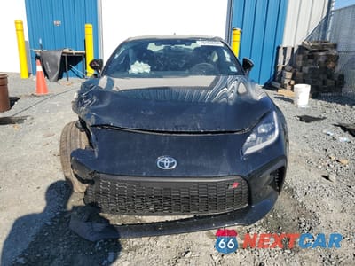 Piąte zdjęcie samochodu w środku: 2024 TOYOTA GR 86 PREMIUM VIN:JF1ZNBE13R8757579 - miniatura