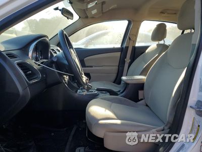 Zdjęcie 7 z 12 samochodu: 2014 CHRYSLER 200 LX VIN:1C3CCBAB6EN167901 - miniatura