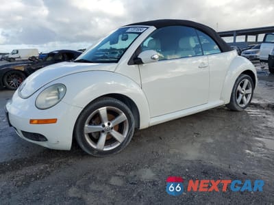 2007 VOLKSWAGEN NEW BEETLE TRIPLE WHITE 3VWFF31Y27M420880 - główne zdjęcie licytacji z USA - miniatura