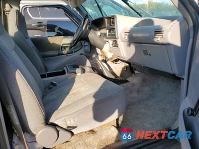 Zdjęcie 7 z 12 samochodu: 1994 MAZDA B2300 VIN:4F4CR12A4RTM61672 - miniatura