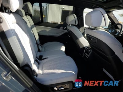Zdjęcie 11 z 15 samochodu: 2024 BMW X7 XDRIVE40I VIN:5UX23EM05R9V57890 - miniatura