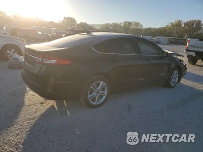 Trzecie zdjęcie samochodu z tyłu: 2018 FORD FUSION SE HYBRID VIN:3FA6P0LU7JR116727 - miniatura