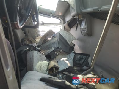 Piąte zdjęcie samochodu w środku: 2016 INTERNATIONAL PROSTAR VIN:3HSDJAPR4GN221098 - miniatura