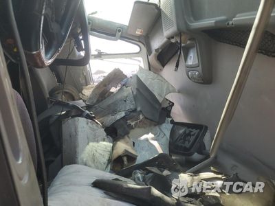 Piąte zdjęcie samochodu w środku: 2016 INTERNATIONAL PROSTAR VIN:3HSDJAPR4GN221098 - miniatura