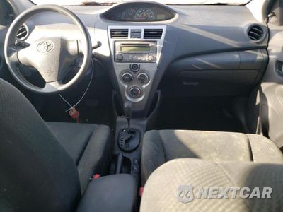 Zdjęcie 8 z 12 samochodu: 2012 TOYOTA YARIS VIN:JTDBT4K31CL014071 - miniatura