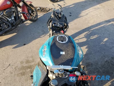 Piąte zdjęcie samochodu w środku: 2021 KAWASAKI ZX636 K VIN:JKBZXJH12MA008838 - miniatura