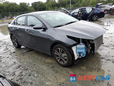 Czwarte zdjęcie samochodu z boku: 2024 KIA FORTE LXS VIN:3KPF24AD3RE773756 - miniatura