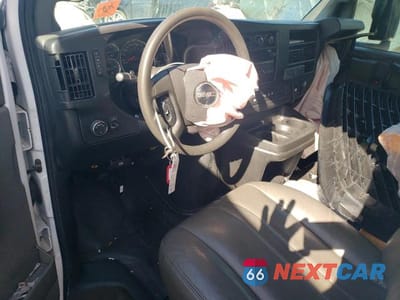 Zdjęcie 8 z 13 samochodu: 2019 GMC SAVANA CUTAWAY G3500 VIN:1GD07RFP3K1364667 - miniatura