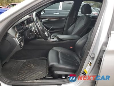 Zdjęcie 7 z 12 samochodu: 2019 BMW 530 XI VIN:WBAJA7C5XKG910084 - miniatura