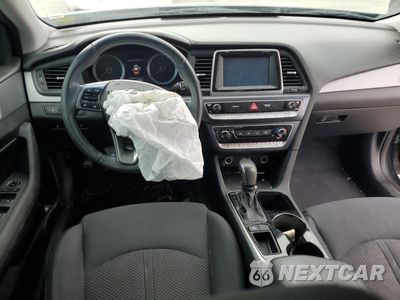 Zdjęcie 8 z 15 samochodu: 2018 HYUNDAI SONATA SPORT VIN:5NPE34AF7JH638855 - miniatura