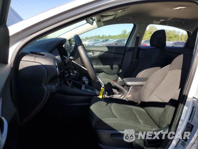 Zdjęcie 7 z 14 samochodu: 2019 KIA FORTE FE VIN:3KPF24AD8KE060972 - miniatura