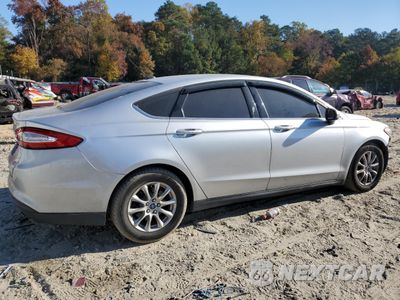 Trzecie zdjęcie samochodu z tyłu: 2016 FORD FUSION S VIN:1FA6P0G71G5118716 - miniatura