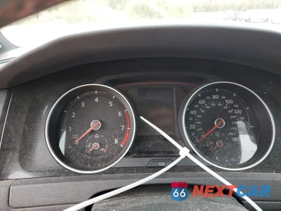 Zdjęcie 9 z 13 samochodu: 2017 VOLKSWAGEN GTI SPORT VIN:3VW547AU5HM006337 - miniatura