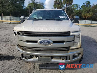 Piąte zdjęcie samochodu w środku: 2019 FORD F250 SUPER DUTY VIN:1FT7W2BT8KEF93807 - miniatura