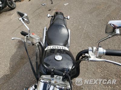 Piąte zdjęcie samochodu w środku: 1998 HONDA VF750 C VIN:JH2RC4300WM400957 - miniatura