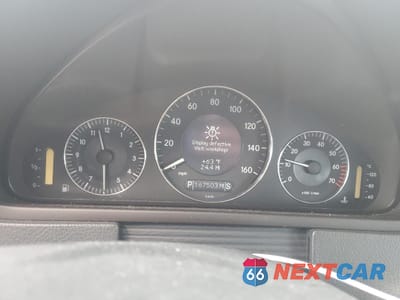 Zdjęcie 9 z 12 samochodu: 2004 MERCEDES-BENZ CLK 500 VIN:WDBTJ75J34F087818 - miniatura