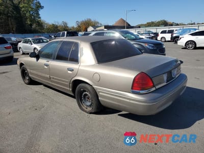 Drugie zdjęcie samochodu z przodu: 2002 FORD CROWN VICTORIA VIN:2FAFP73WX2X109672 - miniatura