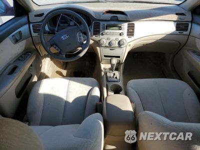 Zdjęcie 8 z 14 samochodu: 2006 KIA OPTIMA LX VIN:KNAGE123565034229 - miniatura
