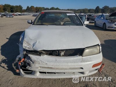 Piąte zdjęcie samochodu w środku: 1998 NISSAN MAXIMA GLE VIN:JN1CA21D9WT501471 - miniatura
