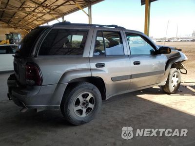 Trzecie zdjęcie samochodu z tyłu: 2005 CHEVROLET TRAILBLAZER LS VIN:1GNDT13S152303285 - miniatura