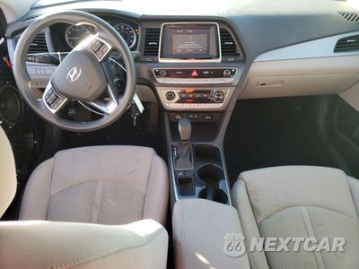 Zdjęcie 8 z 12 samochodu: 2018 HYUNDAI SONATA SE VIN:5NPE24AF4JH640615 - miniatura
