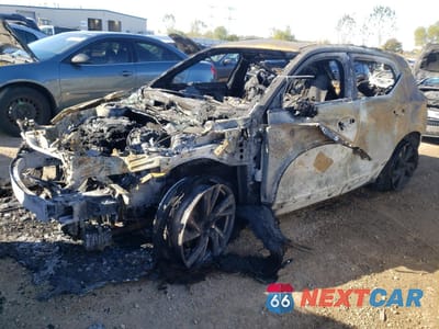 2021 VOLVO XC40 T5 R-DESIGN YV4162UM5M2402194 - główne zdjęcie licytacji z USA - miniatura