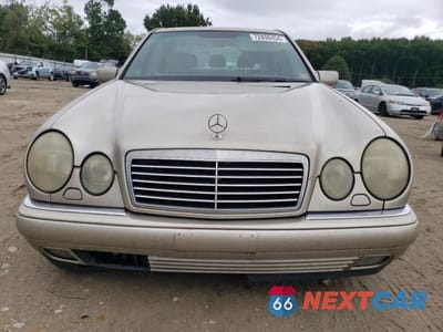 Piąte zdjęcie samochodu w środku: 1997 MERCEDES-BENZ E 420 VIN:WDBJF72F0VA114285 - miniatura
