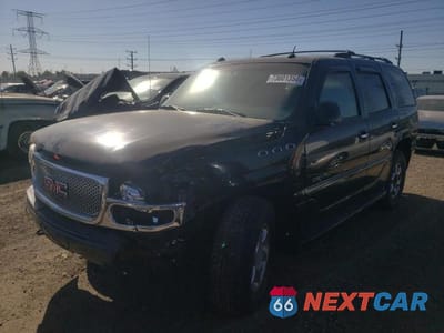 2004 GMC YUKON DENALI 1GKEK63U64J230180 - główne zdjęcie licytacji z USA - miniatura