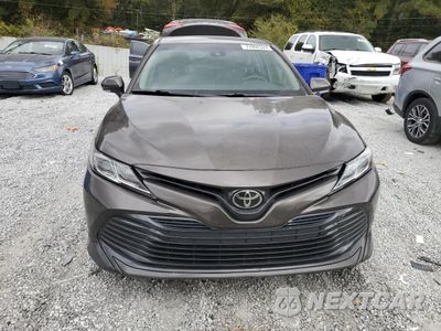 Piąte zdjęcie samochodu w środku: 2018 TOYOTA CAMRY L VIN:4T1B11HK6JU540413 - miniatura