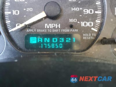 Zdjęcie 9 z 12 samochodu: 2002 GMC YUKON XL K1500 VIN:1GKFK16Z42J161291 - miniatura
