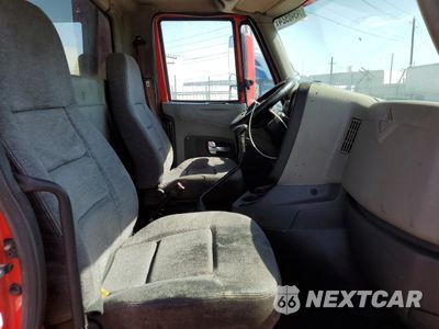 Piąte zdjęcie samochodu w środku: 2016 INTERNATIONAL PROSTAR VIN:3HSDJAPRXGN267888 - miniatura
