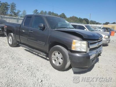 Czwarte zdjęcie samochodu z boku: 2010 CHEVROLET SILVERADO C1500 LT VIN:1GCSCSE06AZ113291 - miniatura