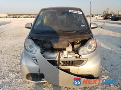 Piąte zdjęcie samochodu w środku: 2013 SMART FORTWO PURE VIN:WMEEJ3BA6DK652837 - miniatura