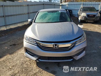 Piąte zdjęcie samochodu w środku: 2017 HONDA ACCORD LX VIN:1HGCR2F35HA114714 - miniatura
